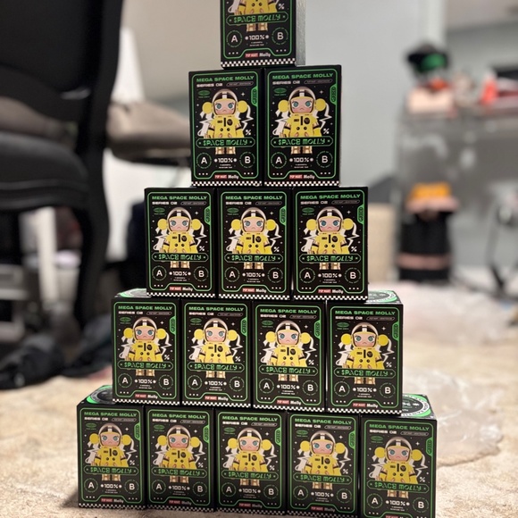 Mega Space Molly 100% SECRET_ Birthday Bear_Care Bear - Picture 4 of 6